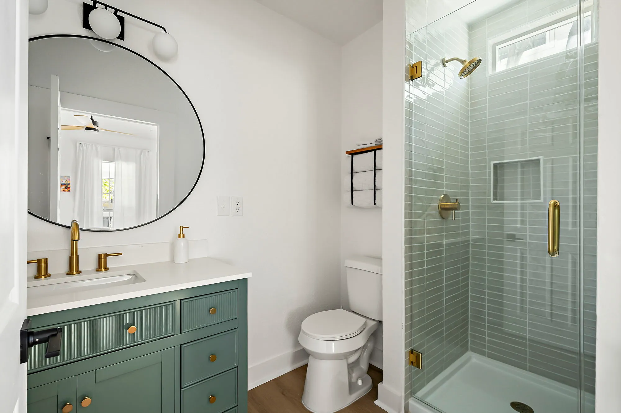 Front house bathroom 2