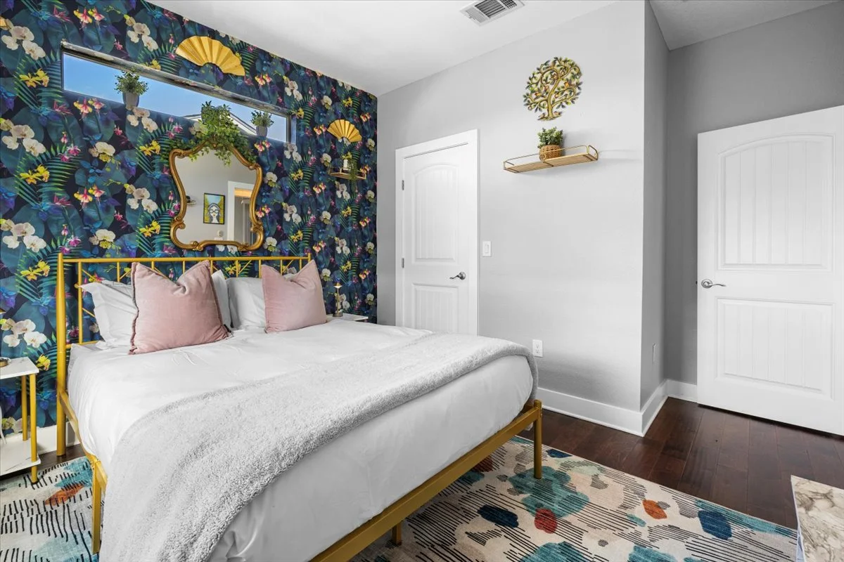 Guest bedroom 1