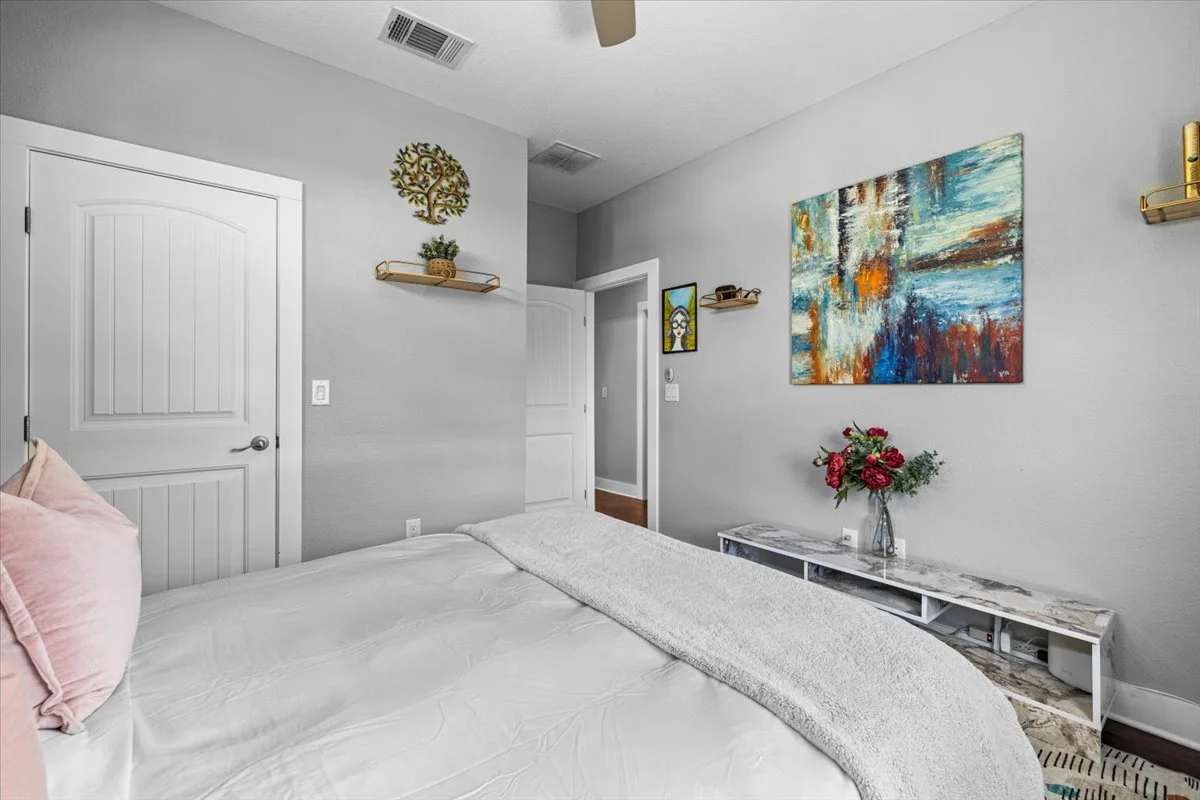 Guest bedroom 1