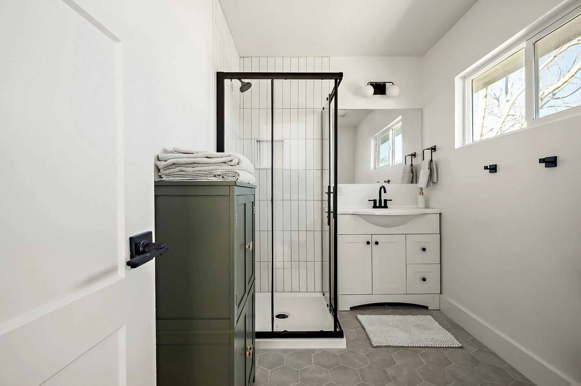 Back house bathroom 2