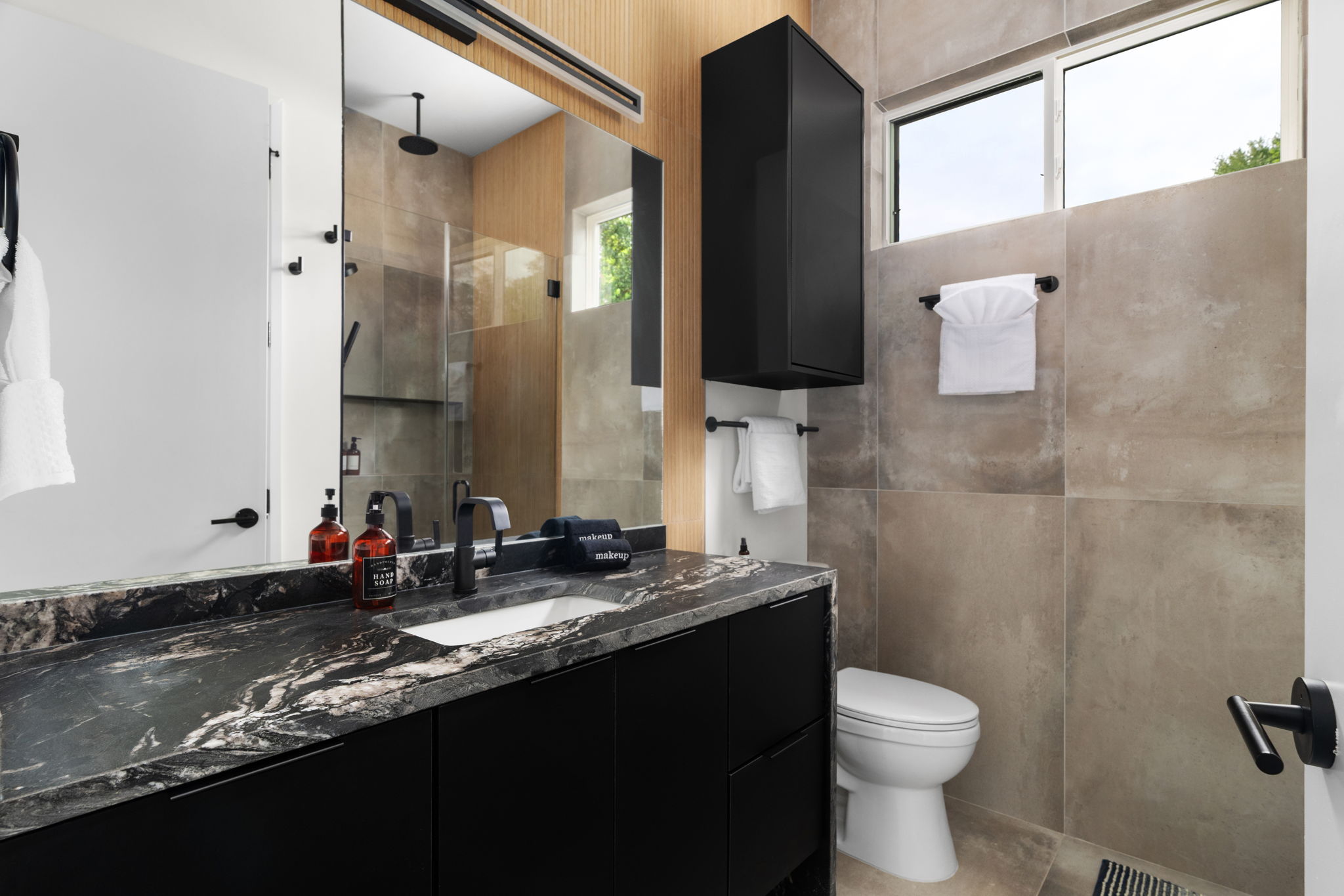 Guest Bathroom 3